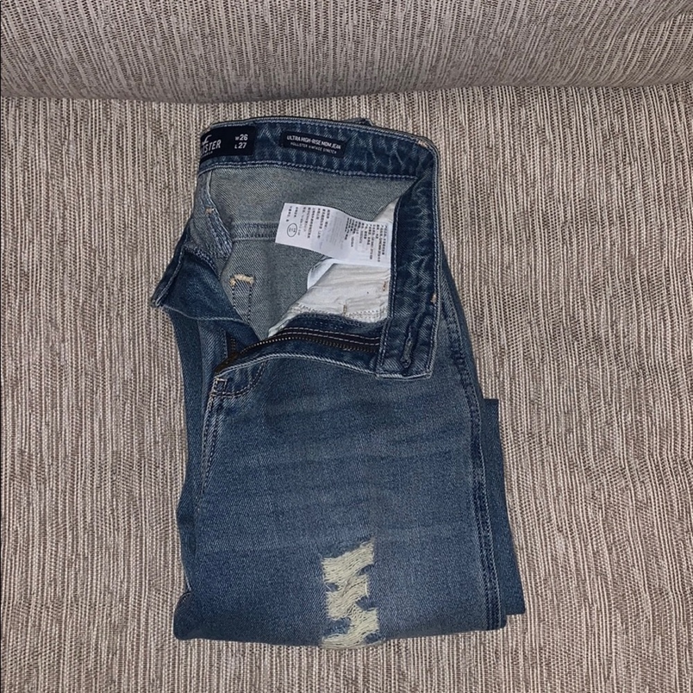 HOLLISTER Mom Jean